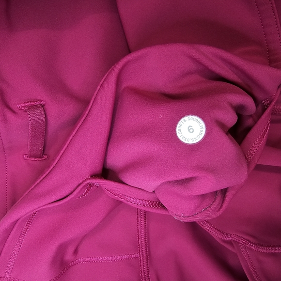 Lululemon Fast and Free High-Rise Crop 23" - Picture 5 of 6